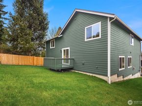 2117 SW 103rd Place, Seattle WA 98146