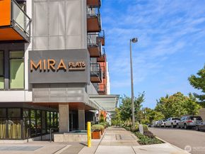 1085 103rd Avenue NE 310, Bellevue WA 98004