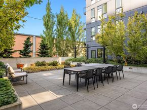 1085 103rd Avenue NE 310, Bellevue WA 98004