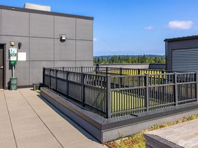 1085 103rd Avenue NE 310, Bellevue WA 98004