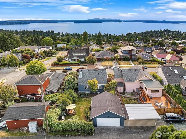 6924 38th Avenue SW, Seattle WA 98126
