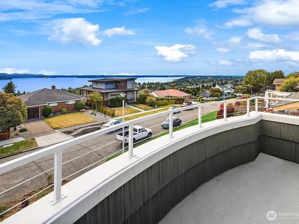 6924 38th Avenue SW, Seattle WA 98126