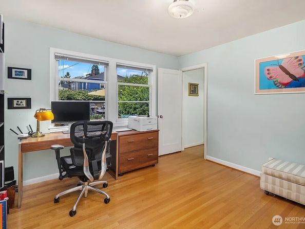 6924 38th Avenue SW, Seattle WA 98126