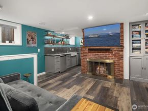 6924 38th Avenue SW, Seattle WA 98126