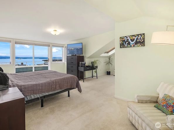 6924 38th Avenue SW, Seattle WA 98126