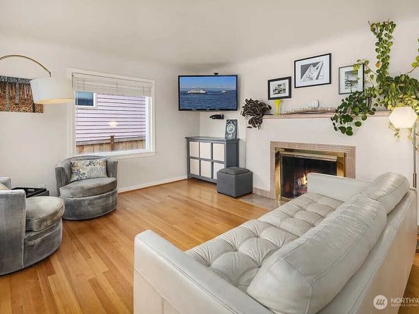 6924 38th Avenue SW, Seattle WA 98126