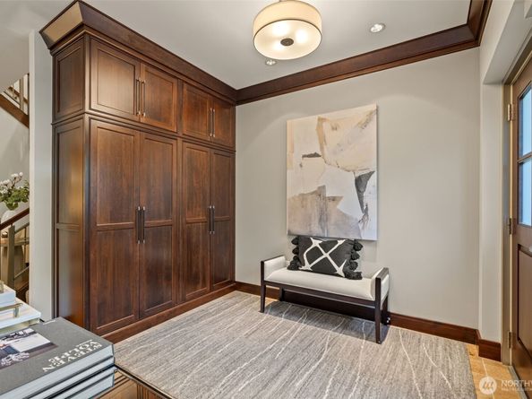 10616 NE 9th Place TH4, Bellevue WA 98004