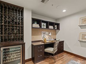 10616 NE 9th Place TH4, Bellevue WA 98004