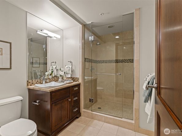 10616 NE 9th Place TH4, Bellevue WA 98004