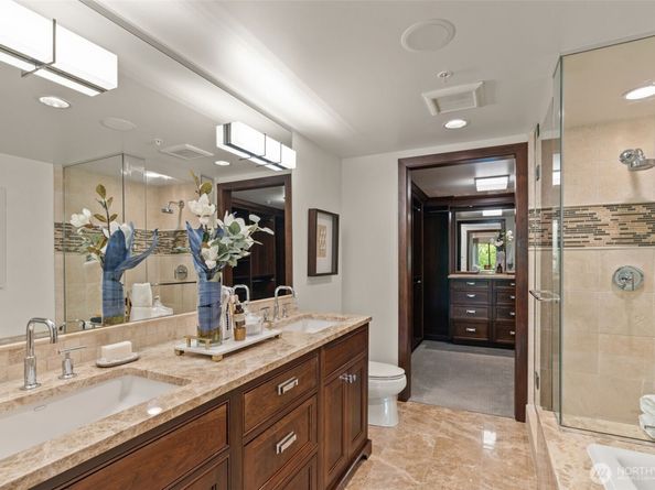 10616 NE 9th Place TH4, Bellevue WA 98004