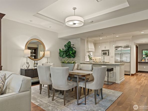 10616 NE 9th Place TH4, Bellevue WA 98004