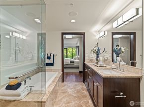 10616 NE 9th Place TH4, Bellevue WA 98004