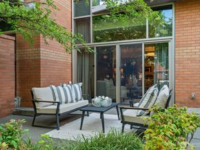 10616 NE 9th Place TH4, Bellevue WA 98004