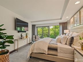 10616 NE 9th Place TH4, Bellevue WA 98004