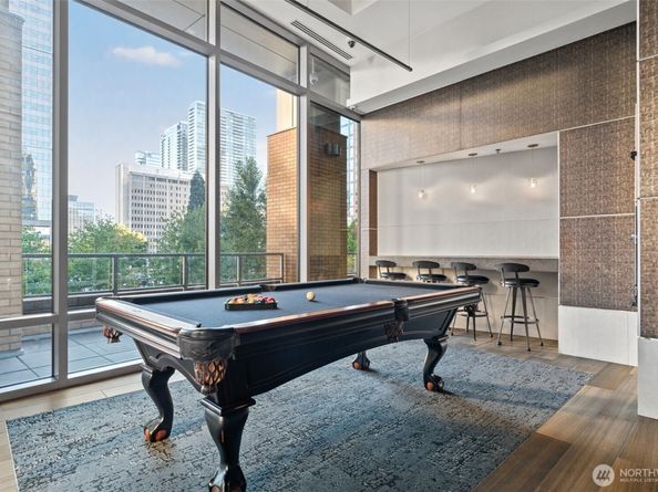 10616 NE 9th Place TH4, Bellevue WA 98004