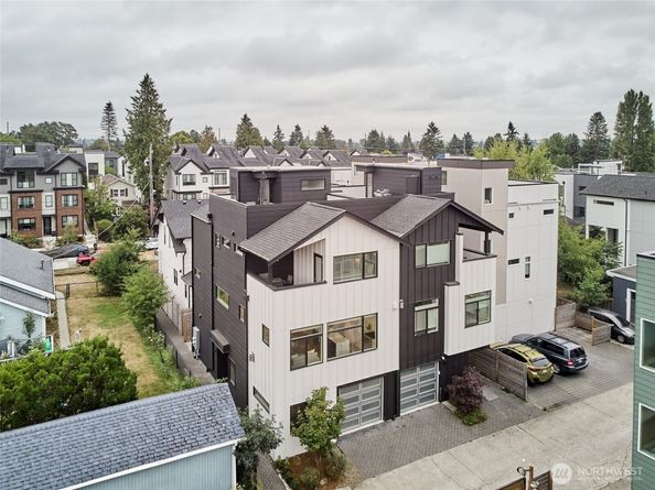 8333 13th Avenue NW B, Seattle WA 98117