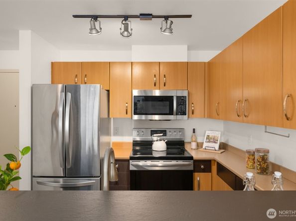 4020 Aurora Avenue N 411, Seattle WA 98103