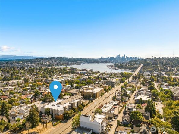 4020 Aurora Avenue N 411, Seattle WA 98103