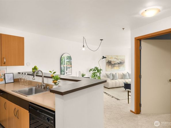 4020 Aurora Avenue N 411, Seattle WA 98103