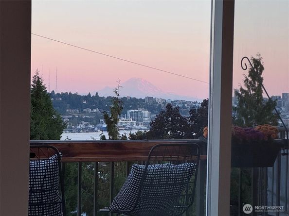 4020 Aurora Avenue N 411, Seattle WA 98103