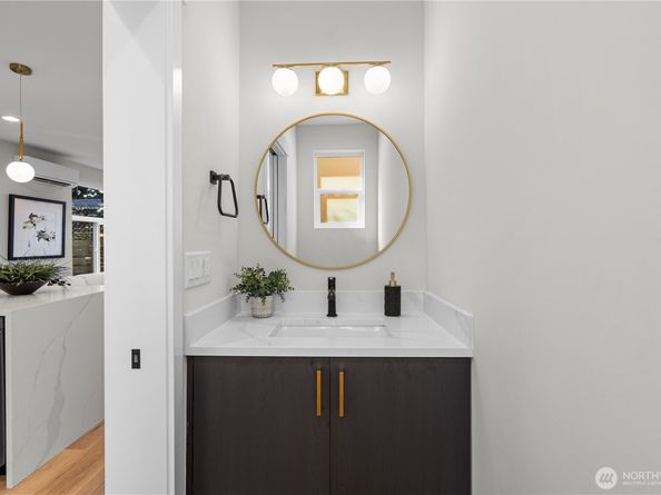9228 22nd Avenue SW B, Seattle WA 98106