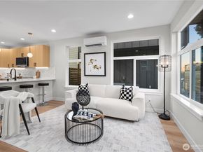 9228 22nd Avenue SW B, Seattle WA 98106