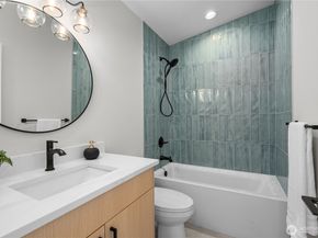 9228 22nd Avenue SW B, Seattle WA 98106