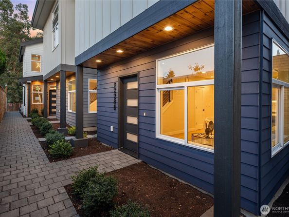 9228 22nd Avenue SW B, Seattle WA 98106