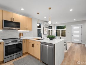 9228 22nd Avenue SW B, Seattle WA 98106