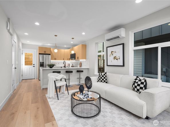 9228 22nd Avenue SW B, Seattle WA 98106
