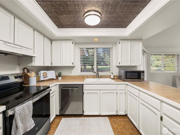 31611 37th Avenue SW, Federal Way WA 98023