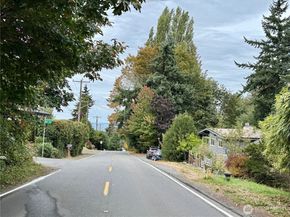 9104 28th Avenue NW, Seattle WA 98117