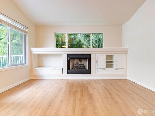 5400 Harbour Pointe Boulevard F201, Mukilteo WA 98275