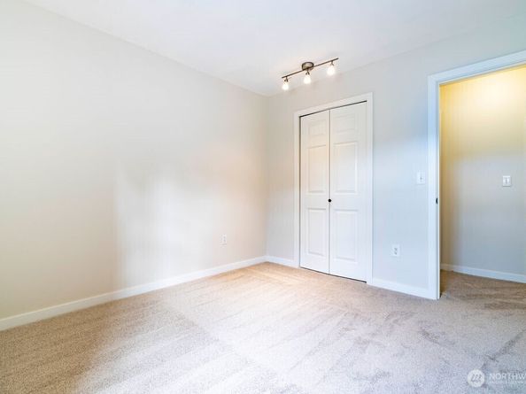 5400 Harbour Pointe Boulevard F201, Mukilteo WA 98275
