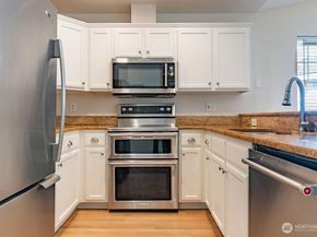5400 Harbour Pointe Boulevard F201, Mukilteo WA 98275