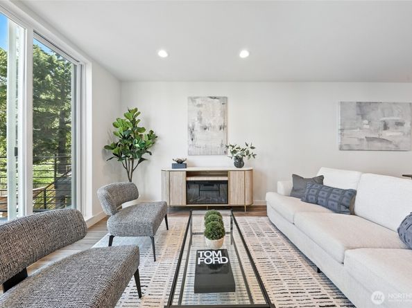9018 13th Avenue NW A, Seattle WA 98117