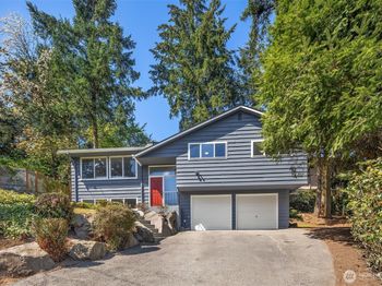 1136 N 146th Place
