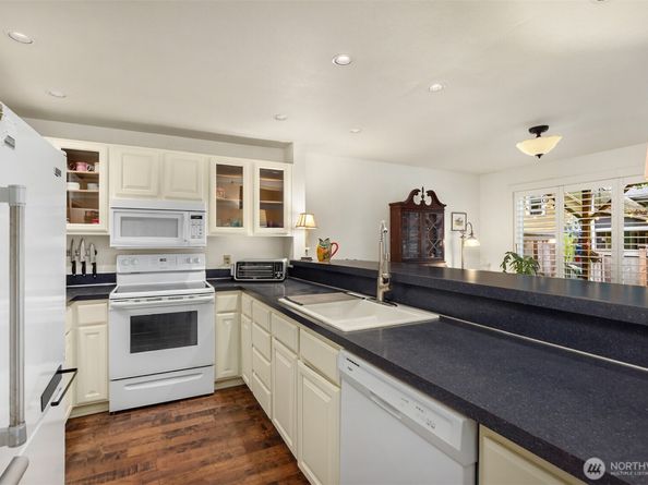 774 Madison Avenue N 774, Bainbridge Island WA 98110