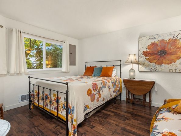 774 Madison Avenue N 774, Bainbridge Island WA 98110