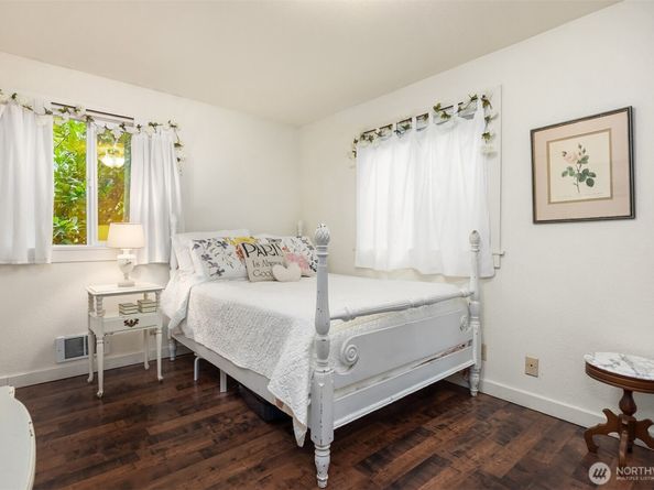 774 Madison Avenue N 774, Bainbridge Island WA 98110