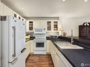774 Madison Avenue N 774, Bainbridge Island WA 98110