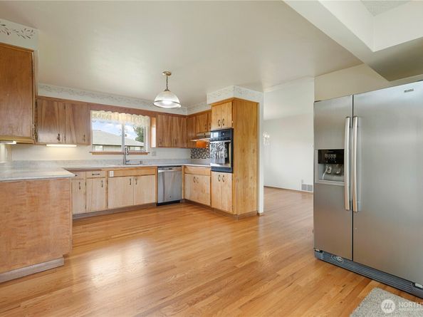 606 Rhodora Heights Road, Lake Stevens WA 98258