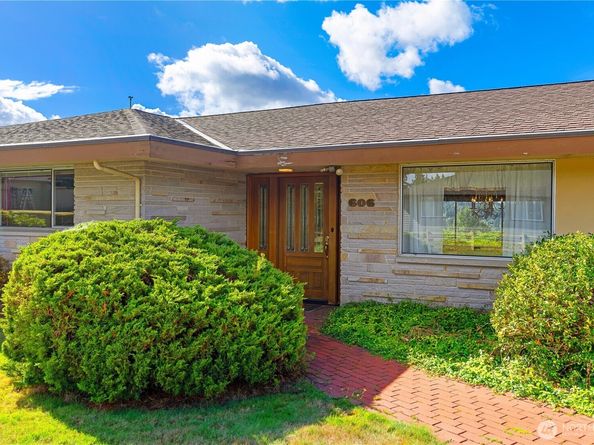 606 Rhodora Heights Road, Lake Stevens WA 98258