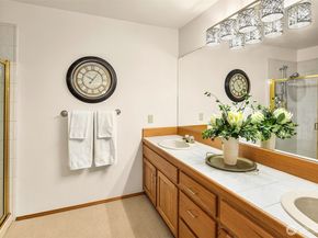 609 7th Avenue N B204, Edmonds WA 98020
