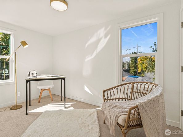 12077 75th Avenue S, Seattle WA 98178