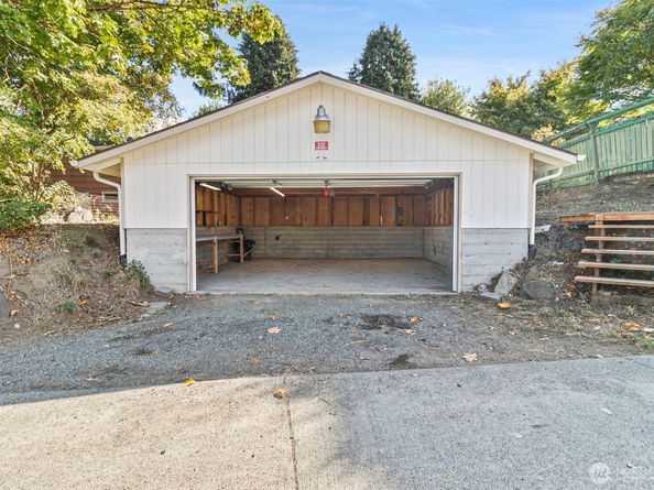 12077 75th Avenue S, Seattle WA 98178