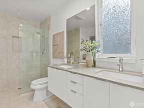 716 11th Avenue E A, Seattle WA 98102