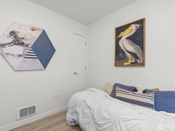 716 11th Avenue E A, Seattle WA 98102