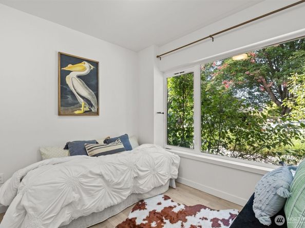 716 11th Avenue E A, Seattle WA 98102