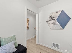 716 11th Avenue E A, Seattle WA 98102